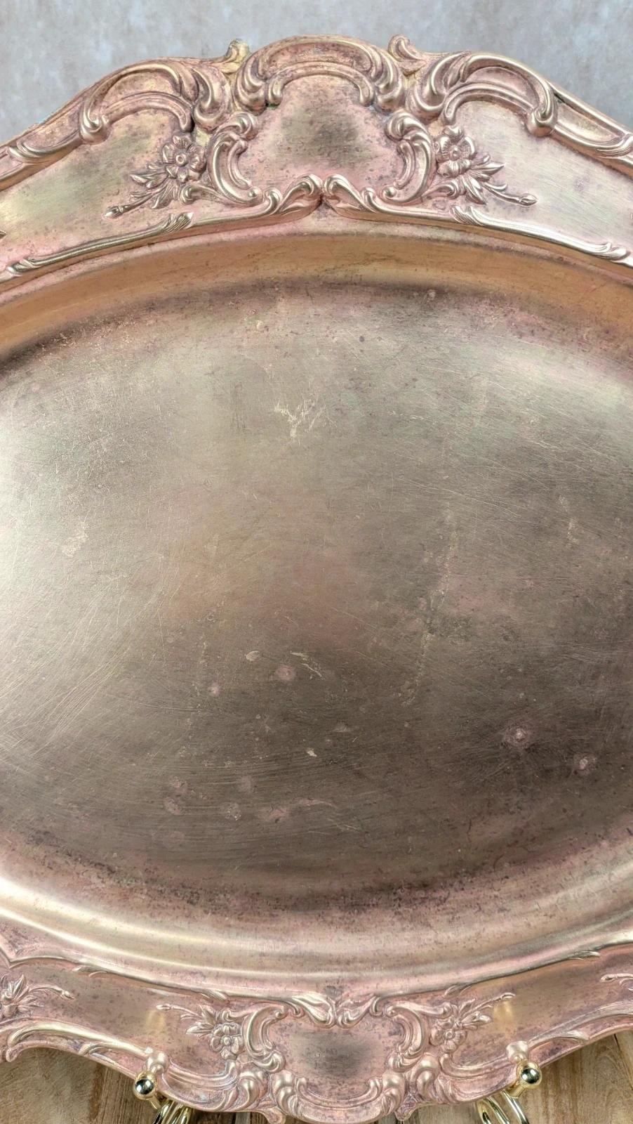 Plateau ovale ancien en métal argenté patiné – esprit Rocaille