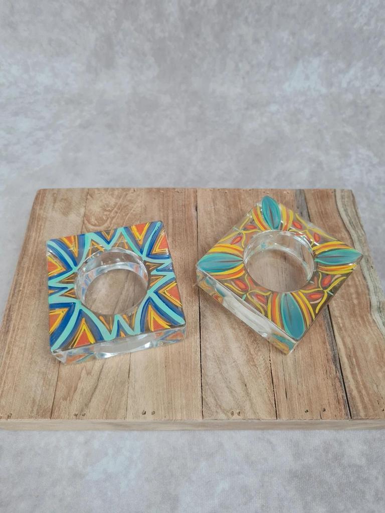 Porte - bougies en verre peint à la main. Artisanat coloré lot de 2