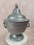 Pot couvert ancien en étain fin. Jurande de Lille Xviiiᵉ, Rare