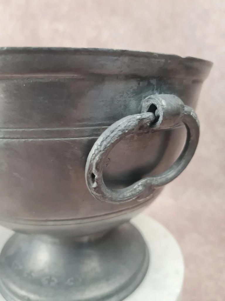 Pot couvert ancien en étain fin. Jurande de Lille Xviiiᵉ, Rare