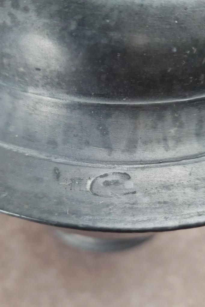 Pot couvert ancien en étain fin. Jurande de Lille Xviiiᵉ, Rare