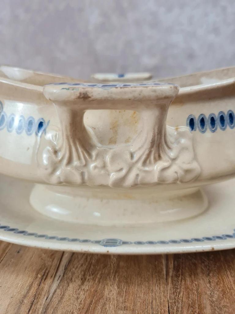 Saucière ancienne Creil et Montereau – Service Dublin – Modèle Labrador