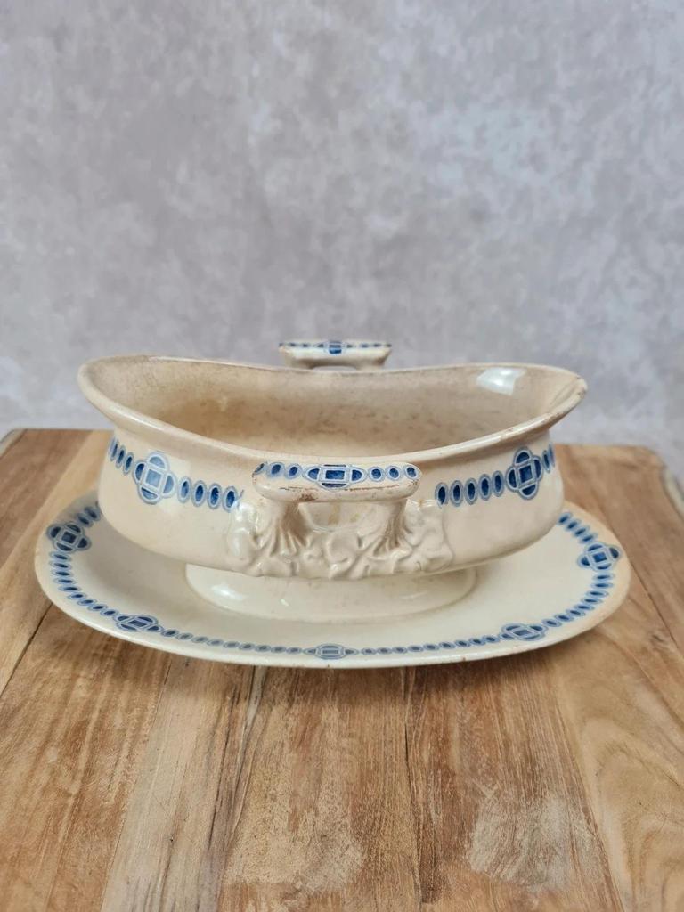 Saucière ancienne Creil et Montereau – Service Dublin – Modèle Labrador