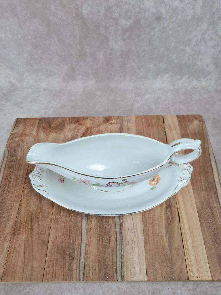 🌸 Saucière ancienne en faïence – Faïencerie de D’onnaing Nord, France