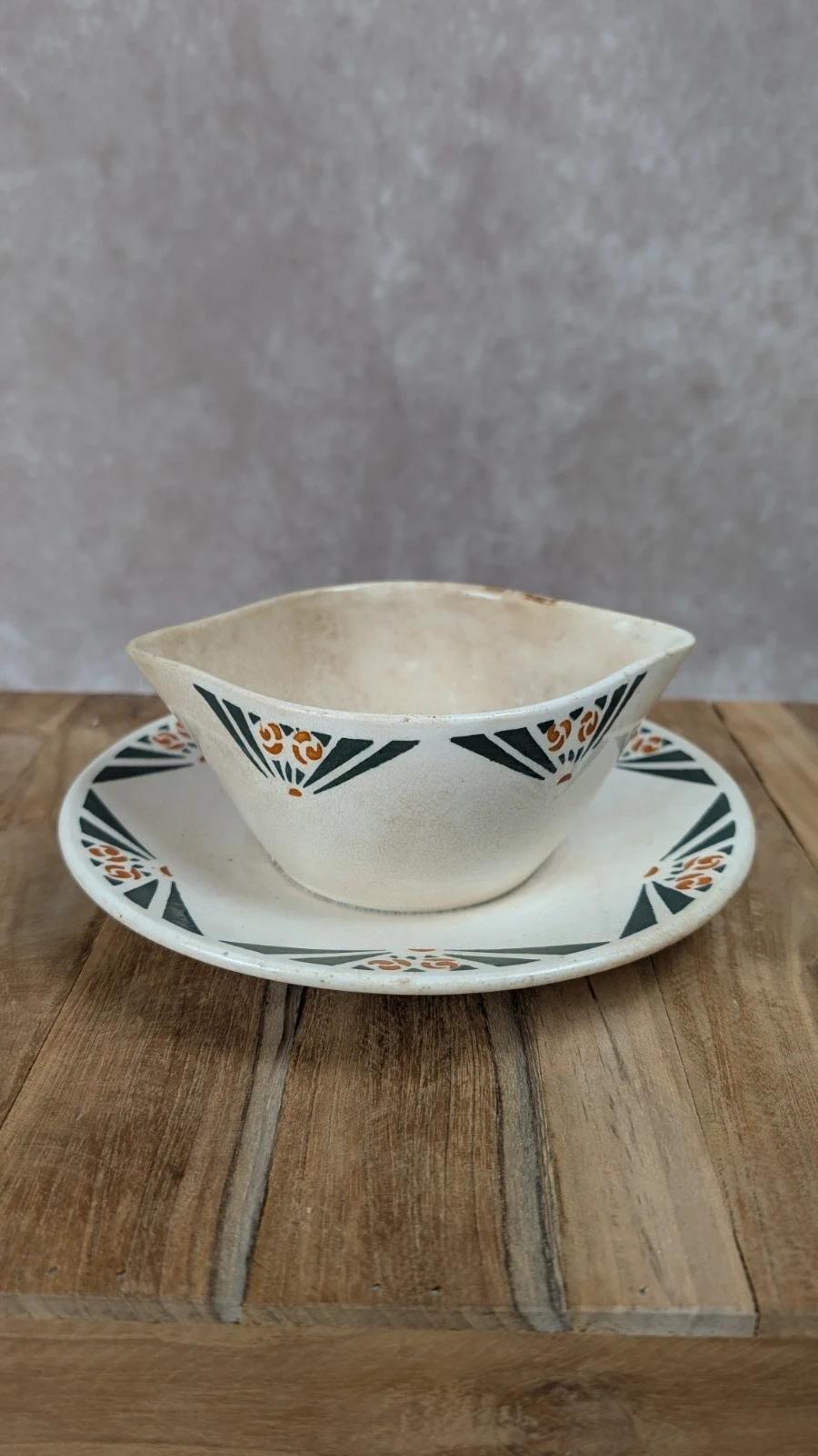Saucière ancienne Labrut Frères – modèle Art Déco – faïence de Tours