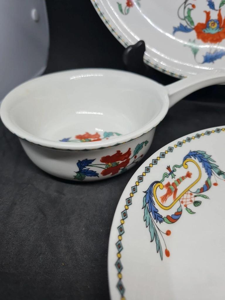 Service ancien en porcelaine de Paris, décor Pavot 🌺