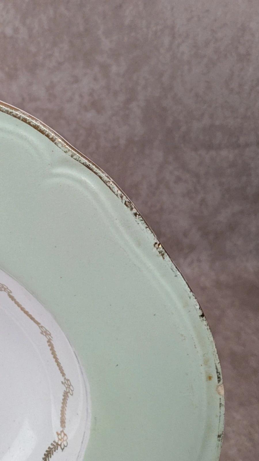 Superbe plat ancien L’amandinoise – modèle Cafés Nico