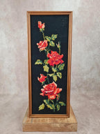 🌹 Tableau vintage canevas brodé main – Roses rouges sur fond noir 🌹