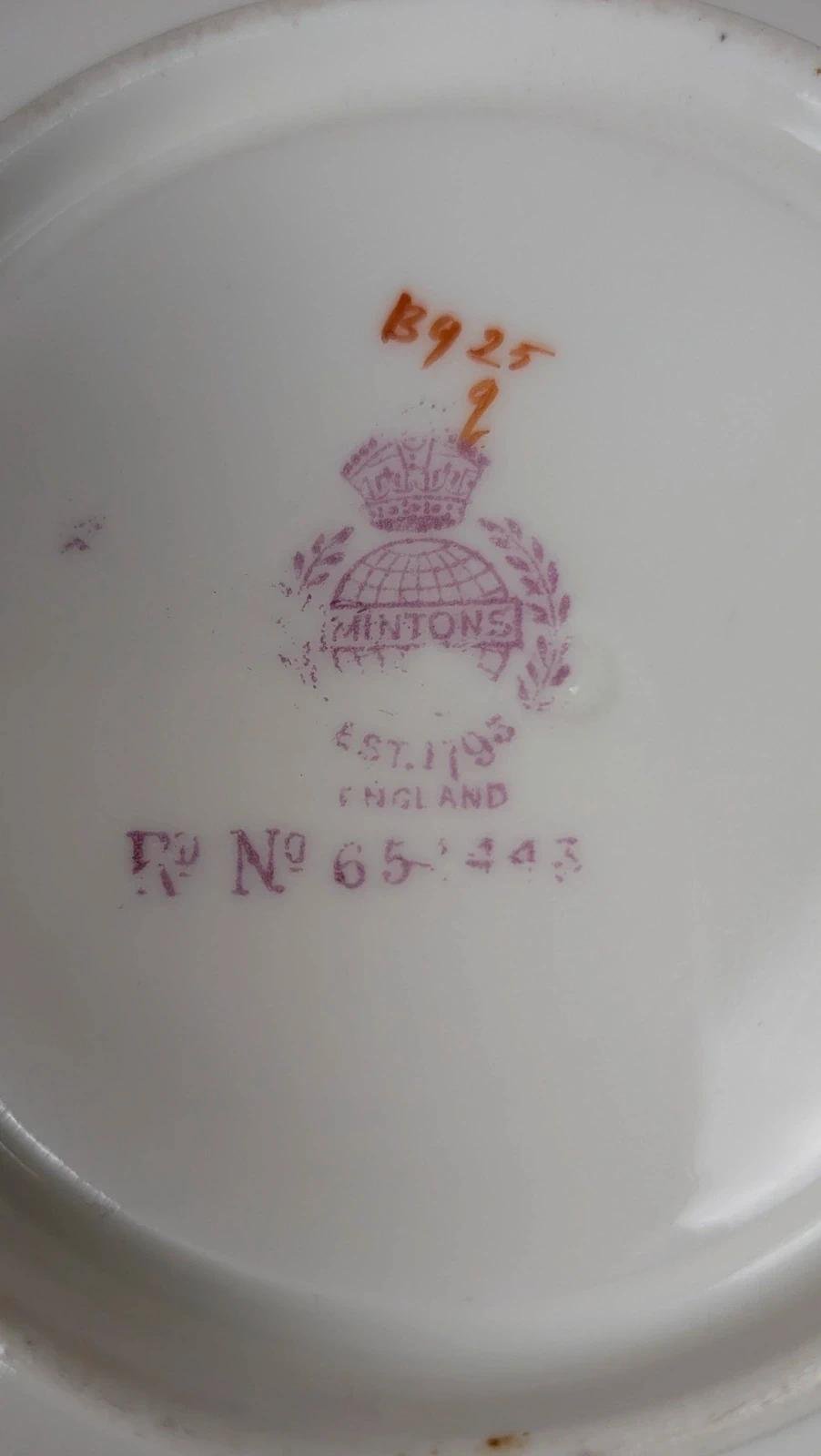 Tasse et soucoupe anciennes Minton England – décor floral & liseré or