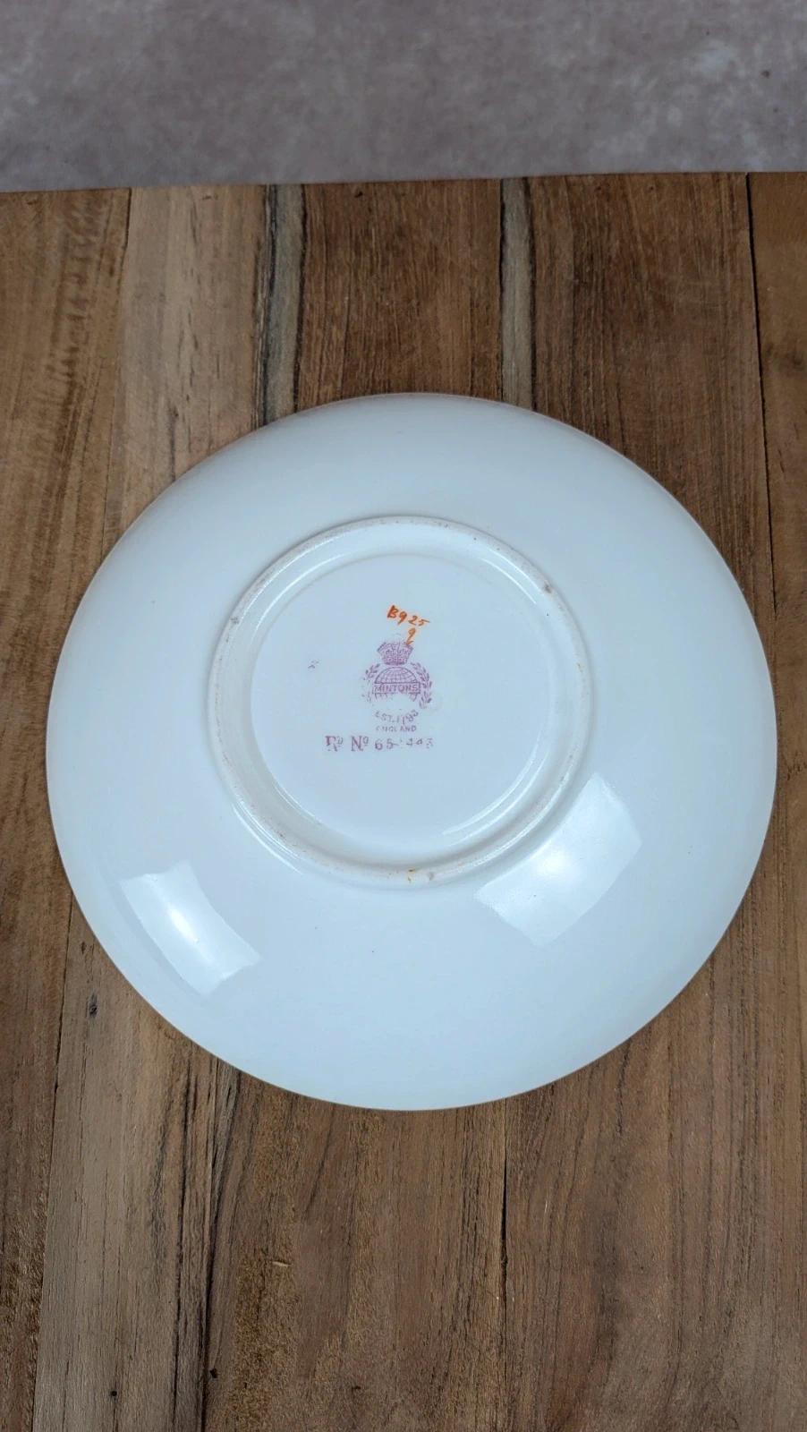 Tasse et soucoupe anciennes Minton England – décor floral & liseré or