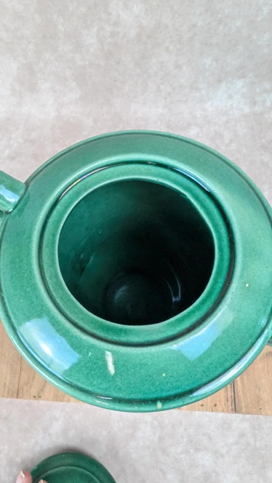 Théière vintage en faïence verte 🫖💚