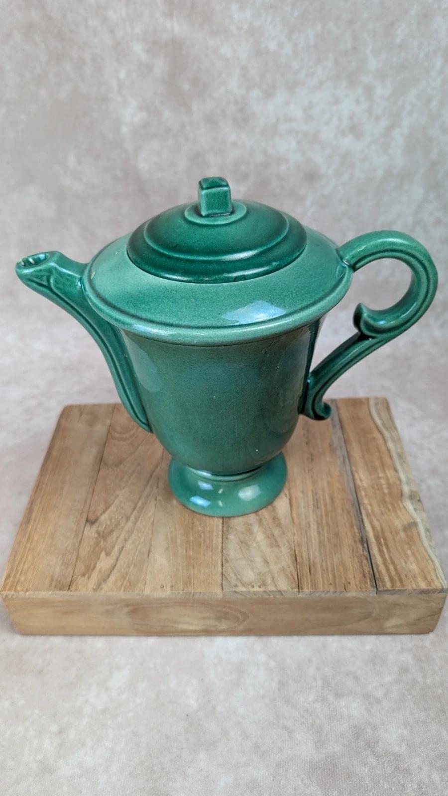 Théière vintage en faïence verte 🫖💚