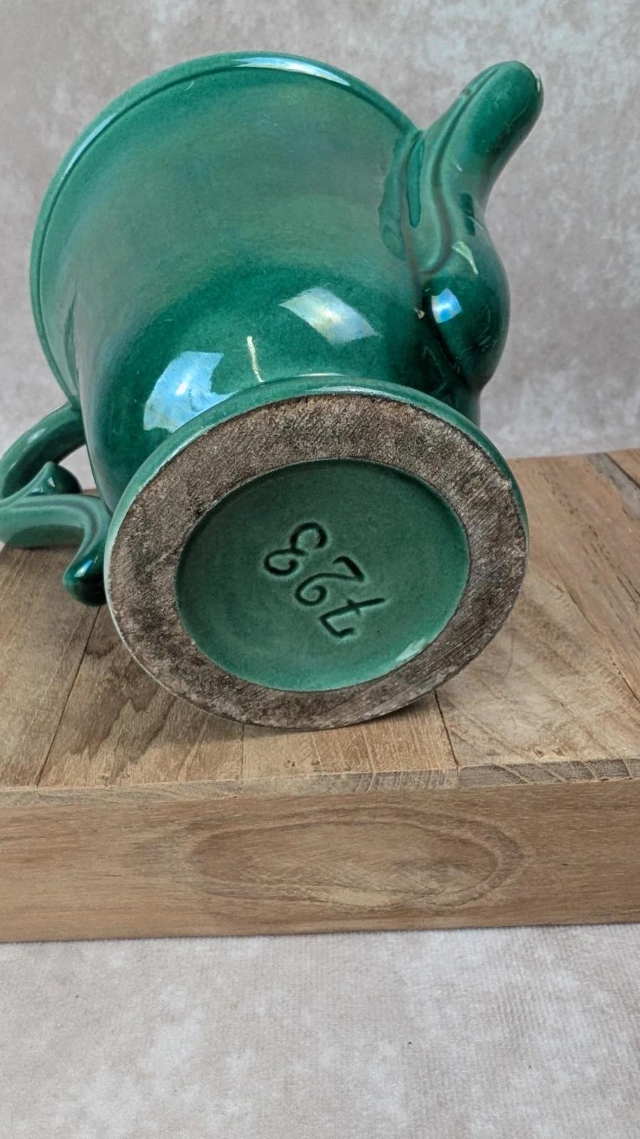 Théière vintage en faïence verte 🫖💚