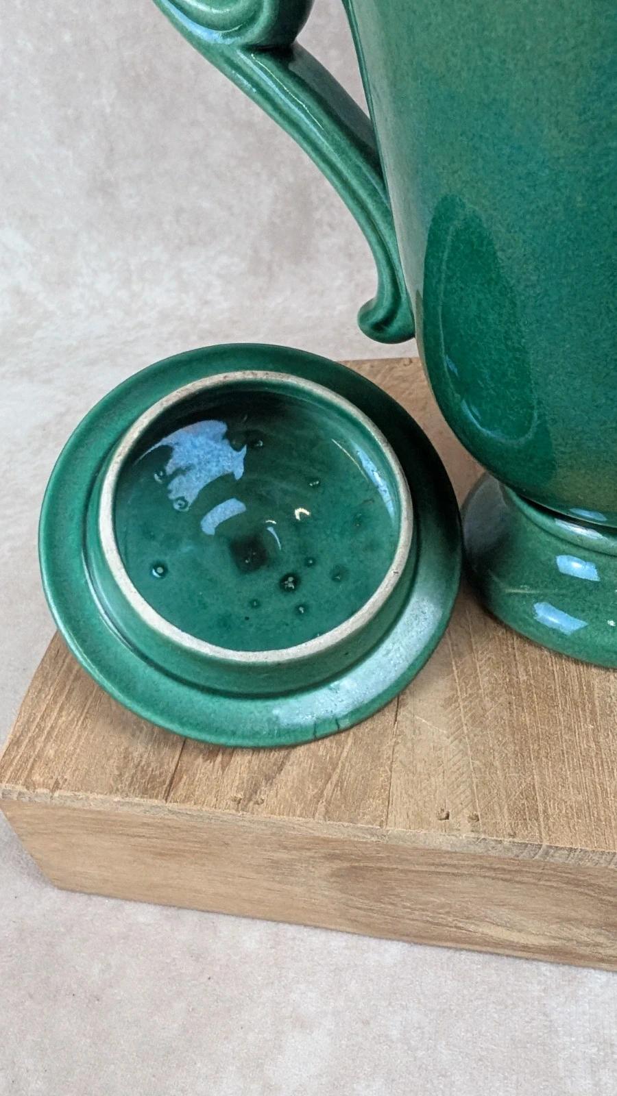 Théière vintage en faïence verte 🫖💚