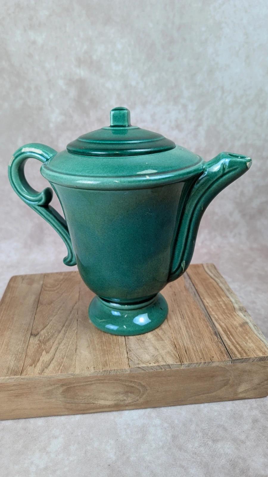 Théière vintage en faïence verte 🫖💚