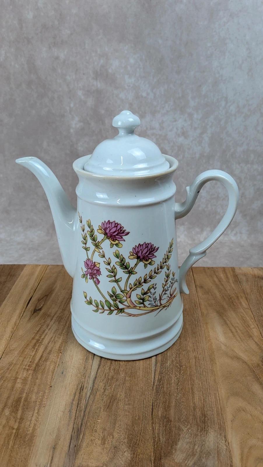 Théière vintage en porcelaine – Fabriquée en Corée