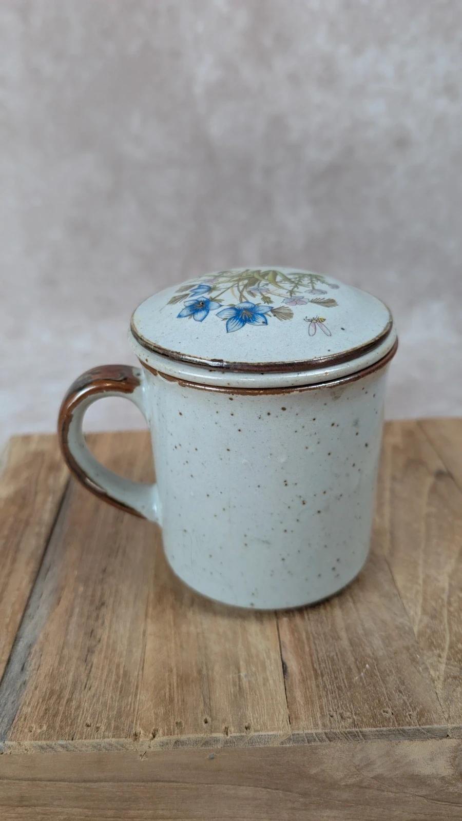 Tisanière vintage en grès avec filtre intégré – Motif fleuri 🌿💙