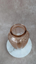 Vase ancien en verre moulé rosé 🌸