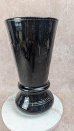 Vase ancien en verre noir peint à la main