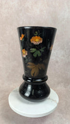 Vase ancien en verre noir peint à la main