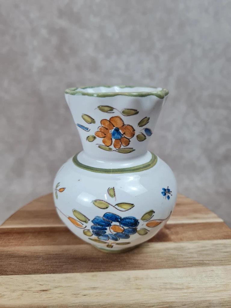 🌿 Vase en faïence peint à la main – décor floral & oiseau – signé