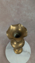 Vase en laiton gravé