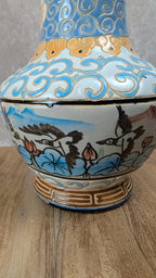 Vase japonisant à décor d’oiseaux et fleurs de lotus