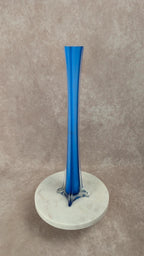 Vase soliflore bleu en verre vintage