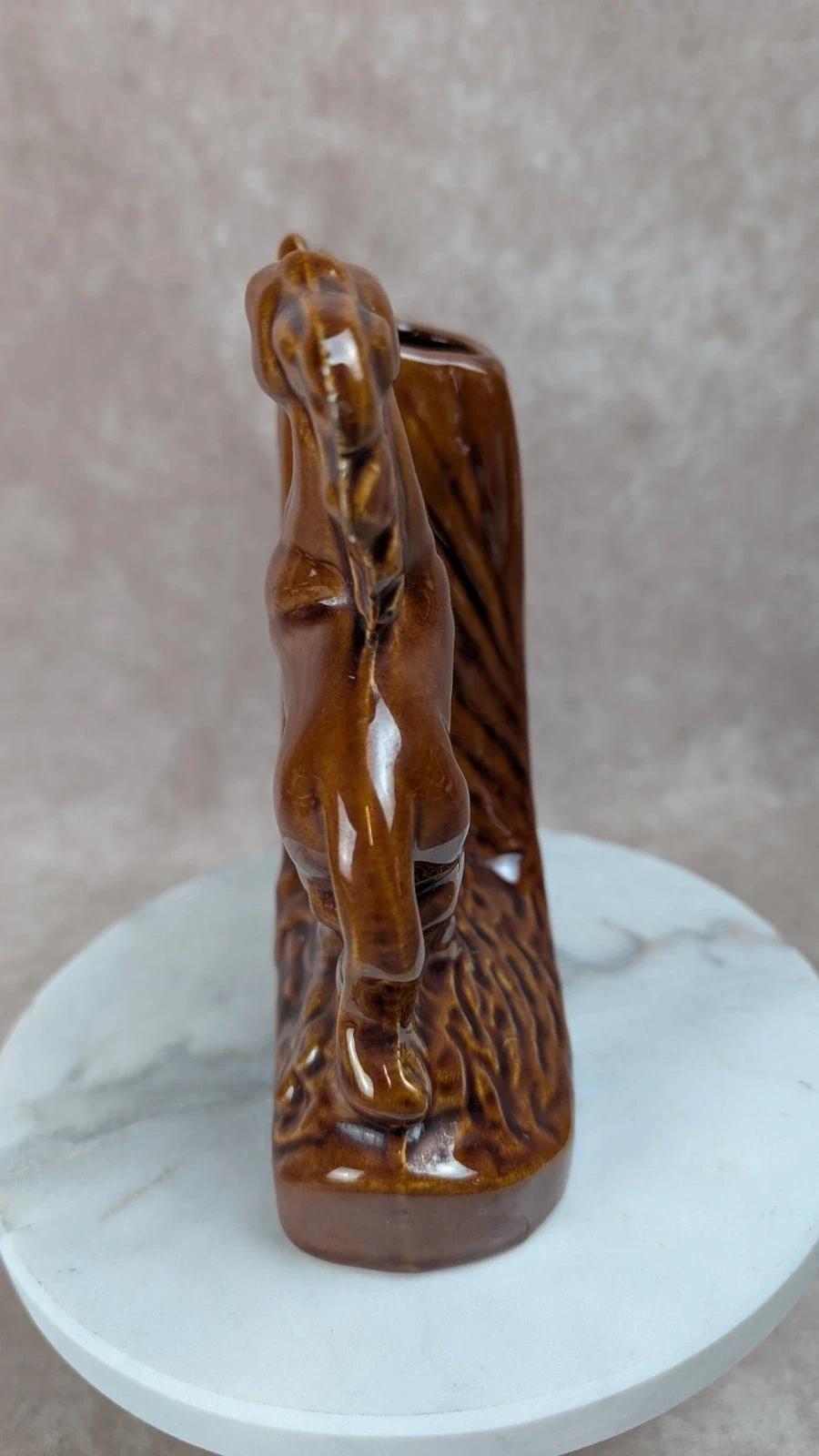 Vase vintage cheval en céramique brune