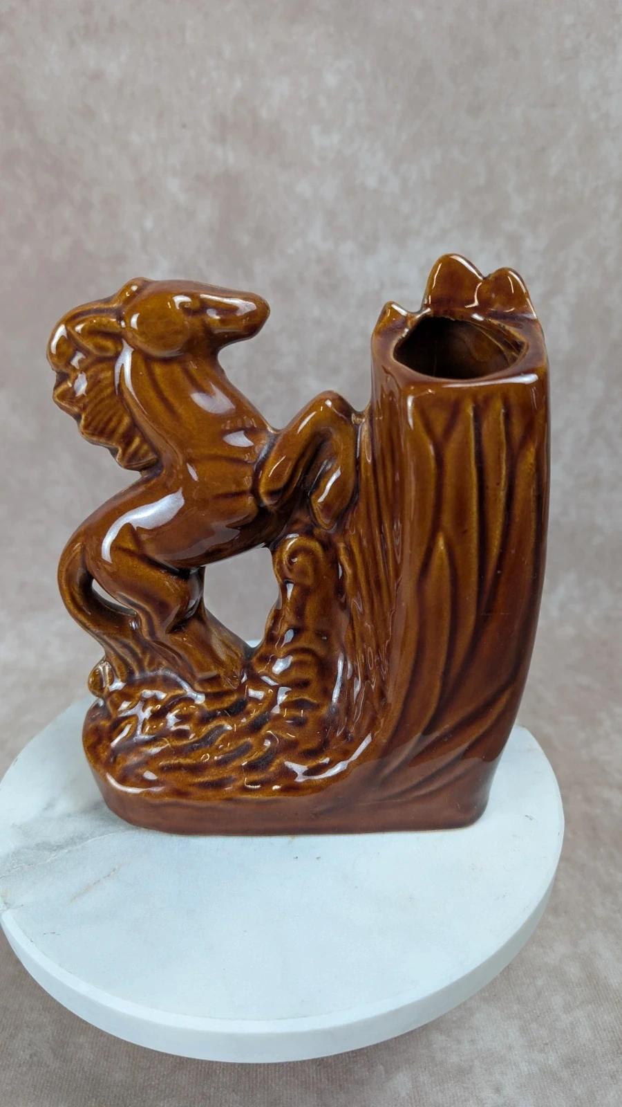 Vase vintage cheval en céramique brune