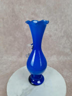 🌿 Vase vintage en verre bleu cobalt soufflé avec anse transparente