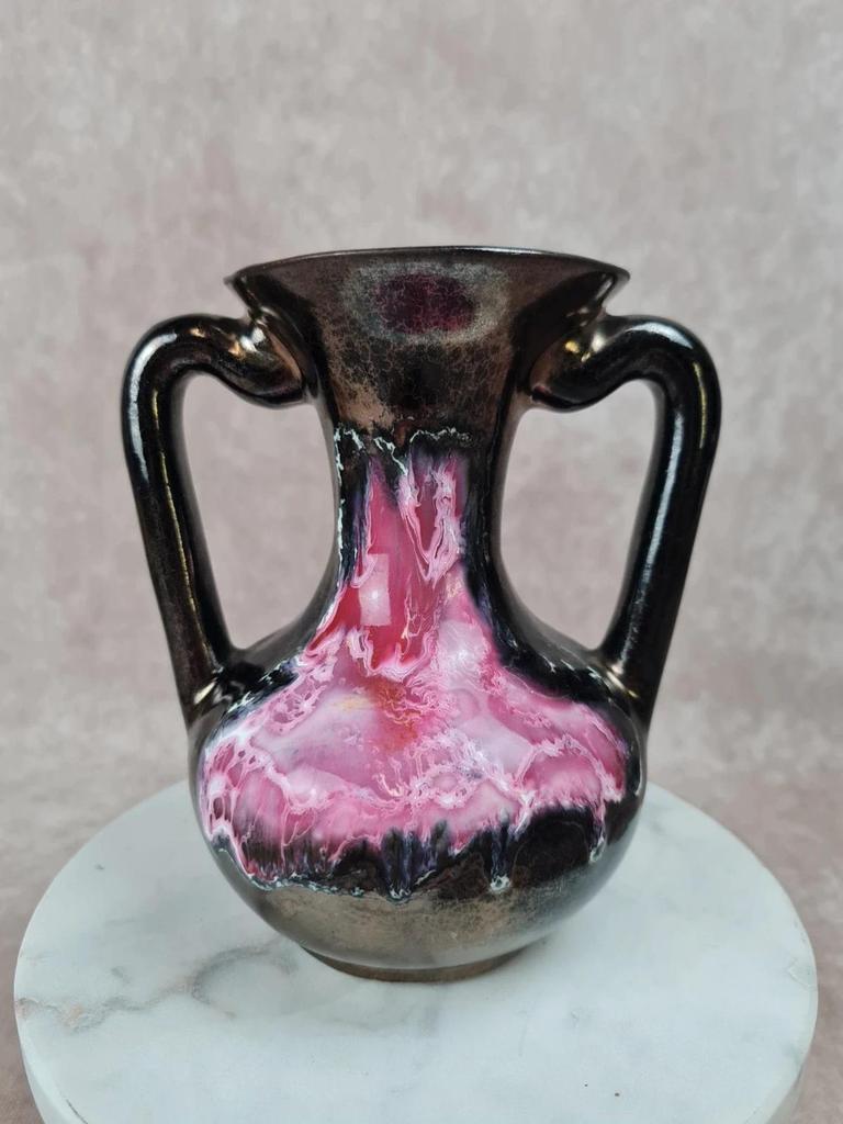 🏺 Vase vintage Vallauris à deux anses – glaçure rose et noire