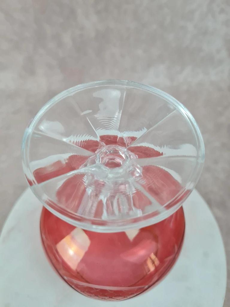 Verre ballon ancien en cristal rouge taillé & doré 🥂