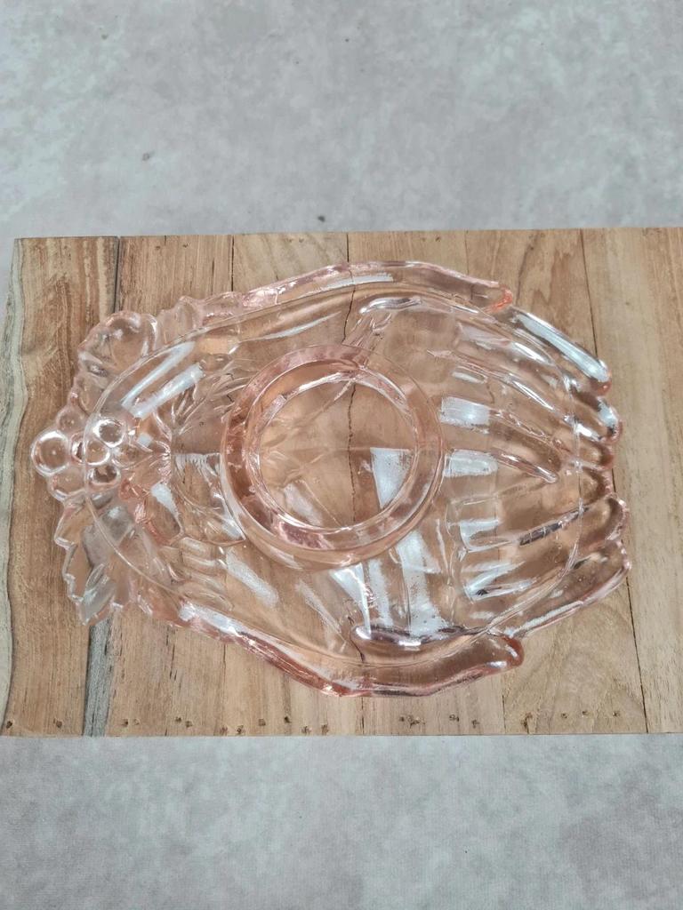 🪞 Vide - poche / cendrier vintage en verre rose main jointes 🍇