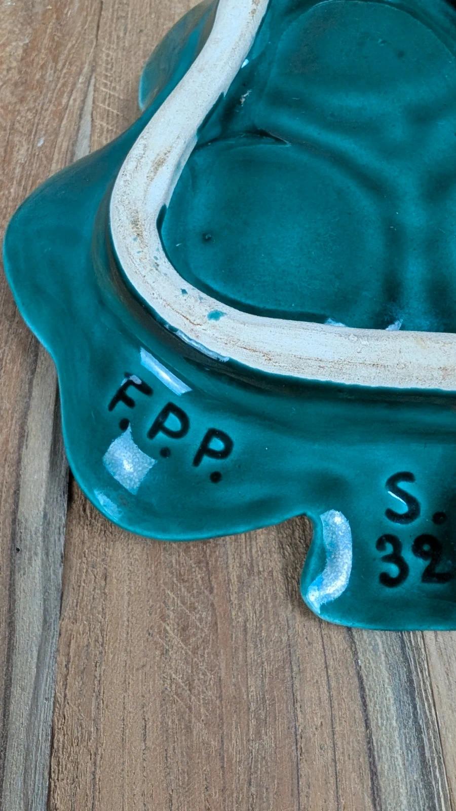 Vide - poche vintage Vallauris – modèle feuille verte émaillée