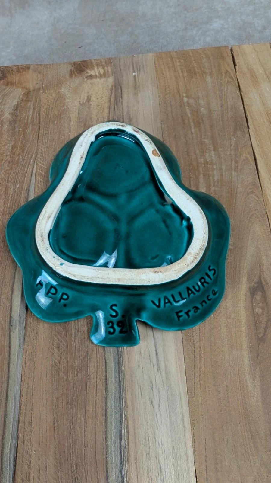 Vide - poche vintage Vallauris – modèle feuille verte émaillée